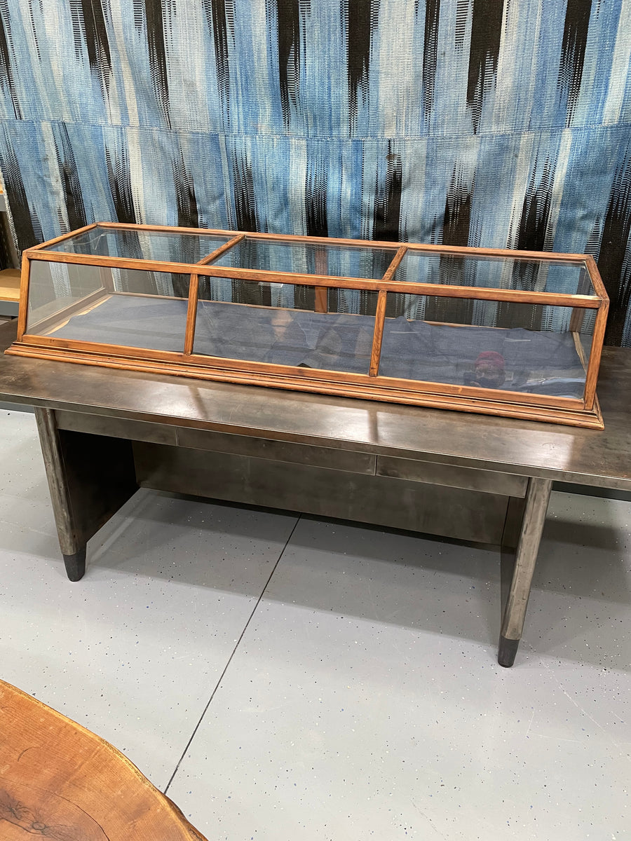 A2 6 Panel Counter Top Glass Display