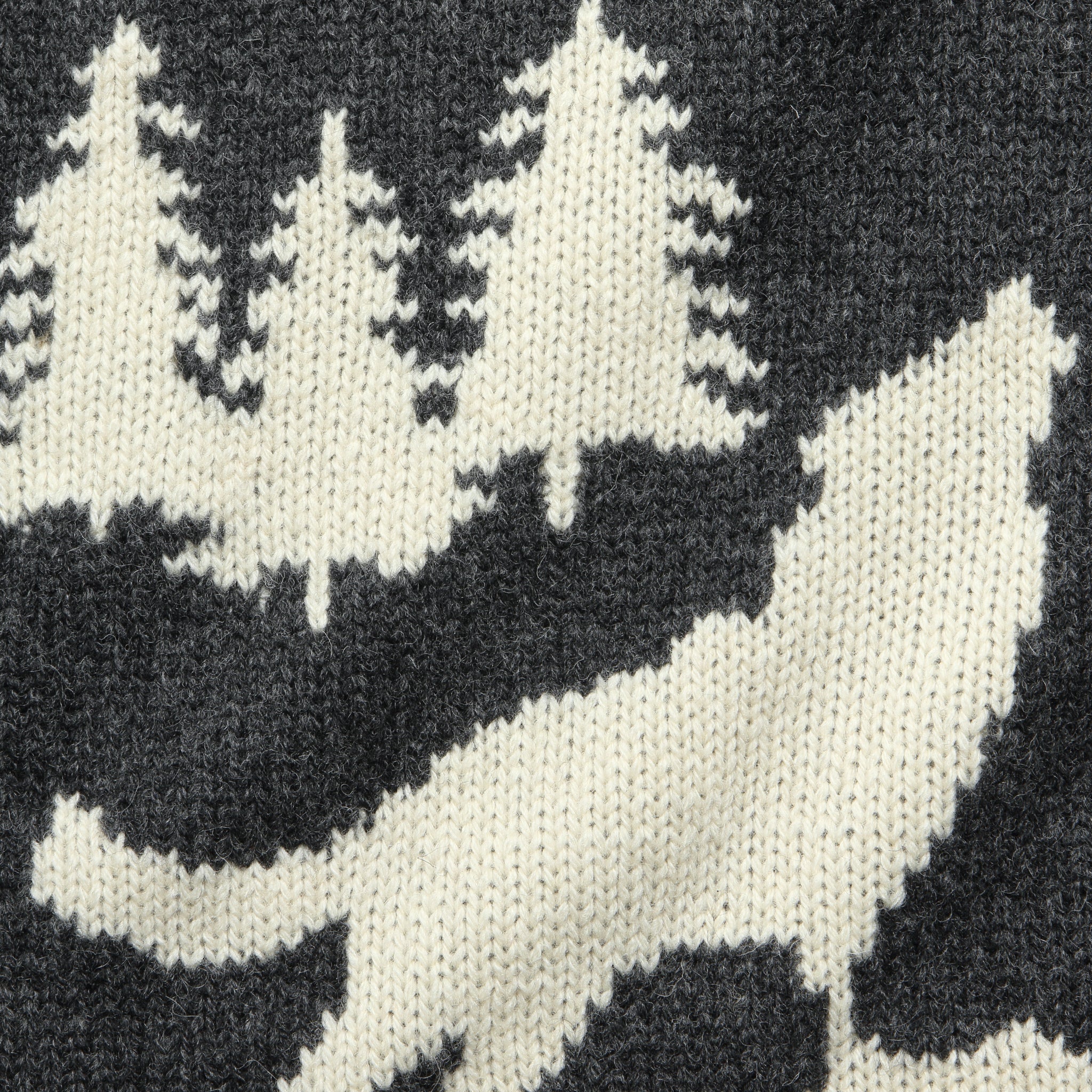 
                          Crew Intarsia Wolves Sweater - Charcoal - BEAMS+ - STAG Provisions - Tops - Sweater
                        