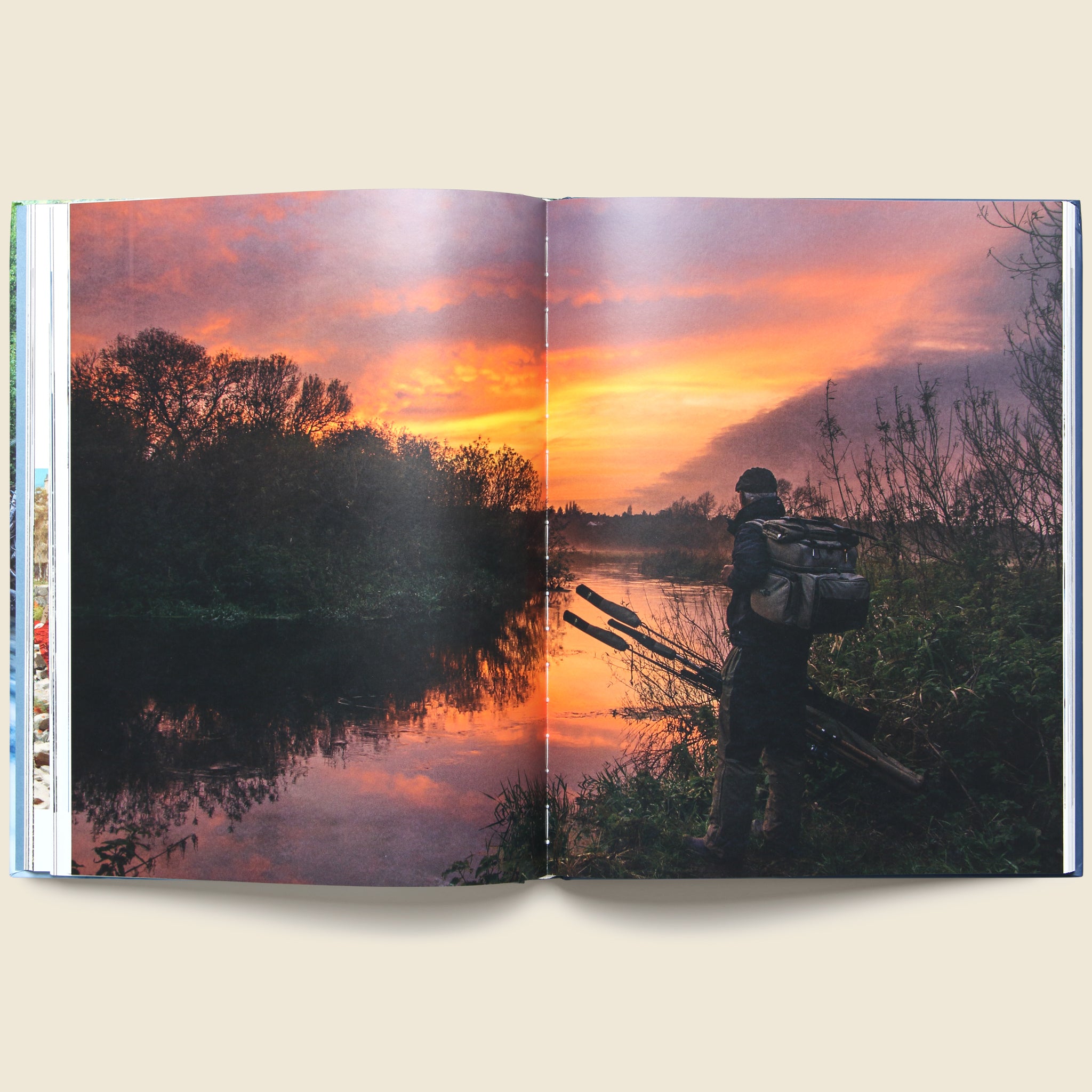 
                          Fishing - The Ultimate Book
                        