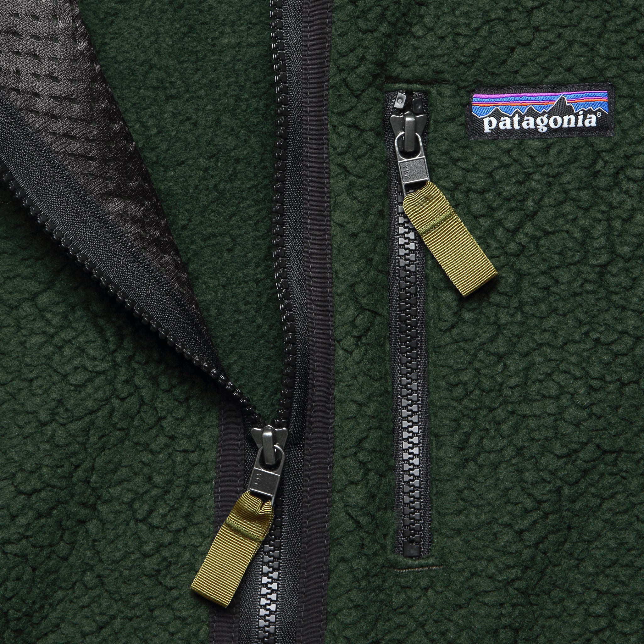 
                          Retro Pile Jacket - Old Growth Green
                        