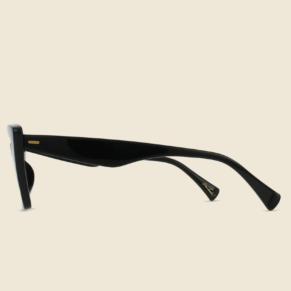 
                          Keera Sunglasses - Recycled Black - Raen - STAG Provisions - W - Accessories - Eyewear
                        