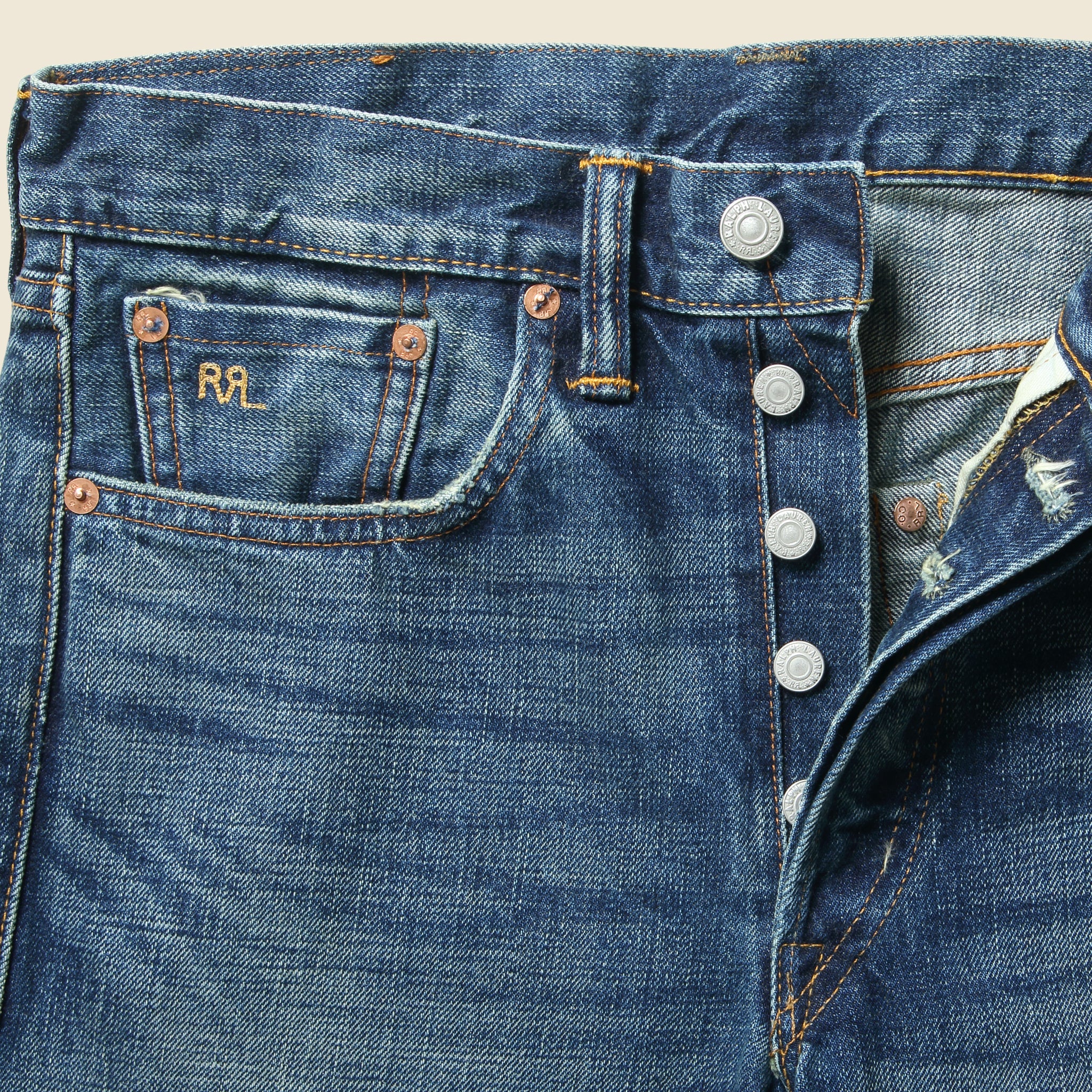 
                          Straight Fit Jean - Hillsview Wash
                        