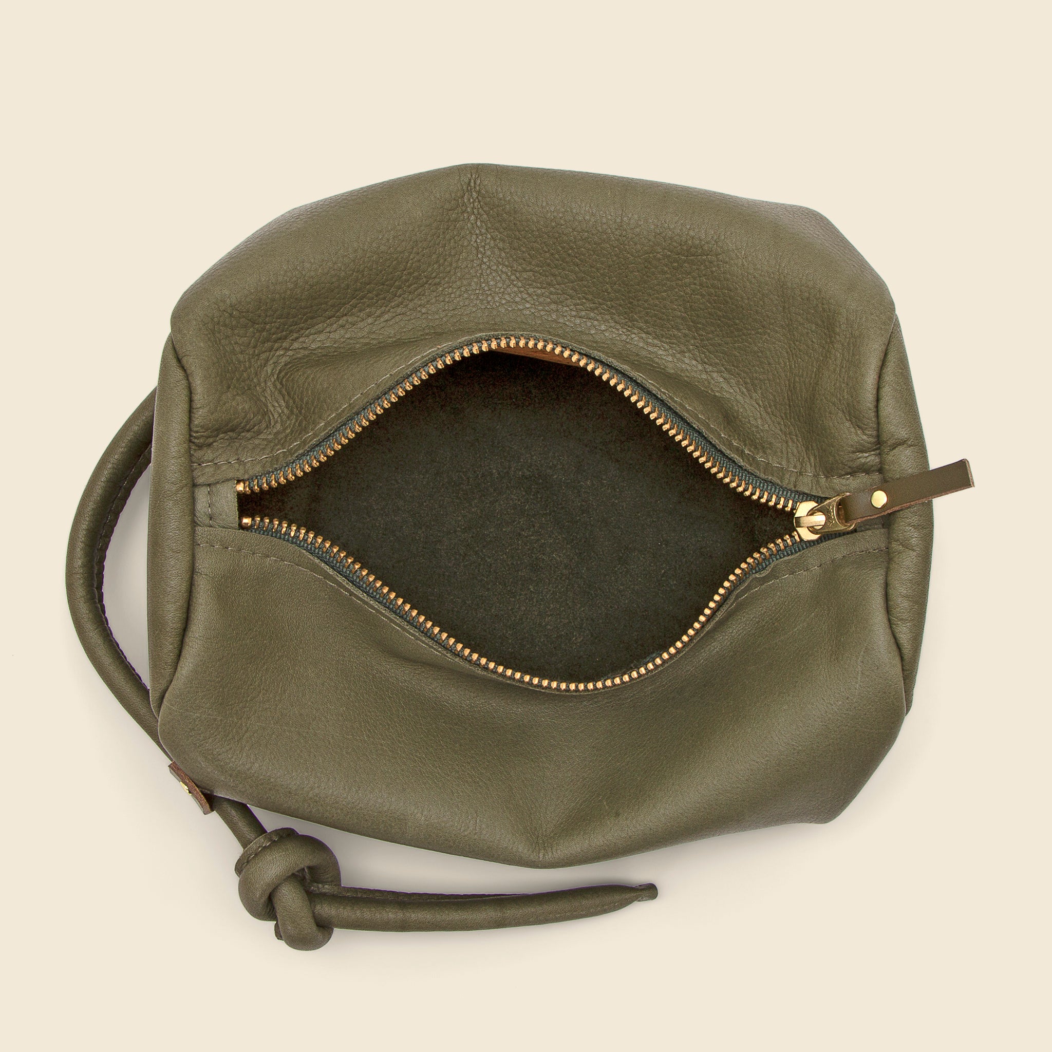 
                          Barrel Zipper Pouch - Olive - 8.6.4 Design - STAG Provisions - W - Accessories - Bag
                        