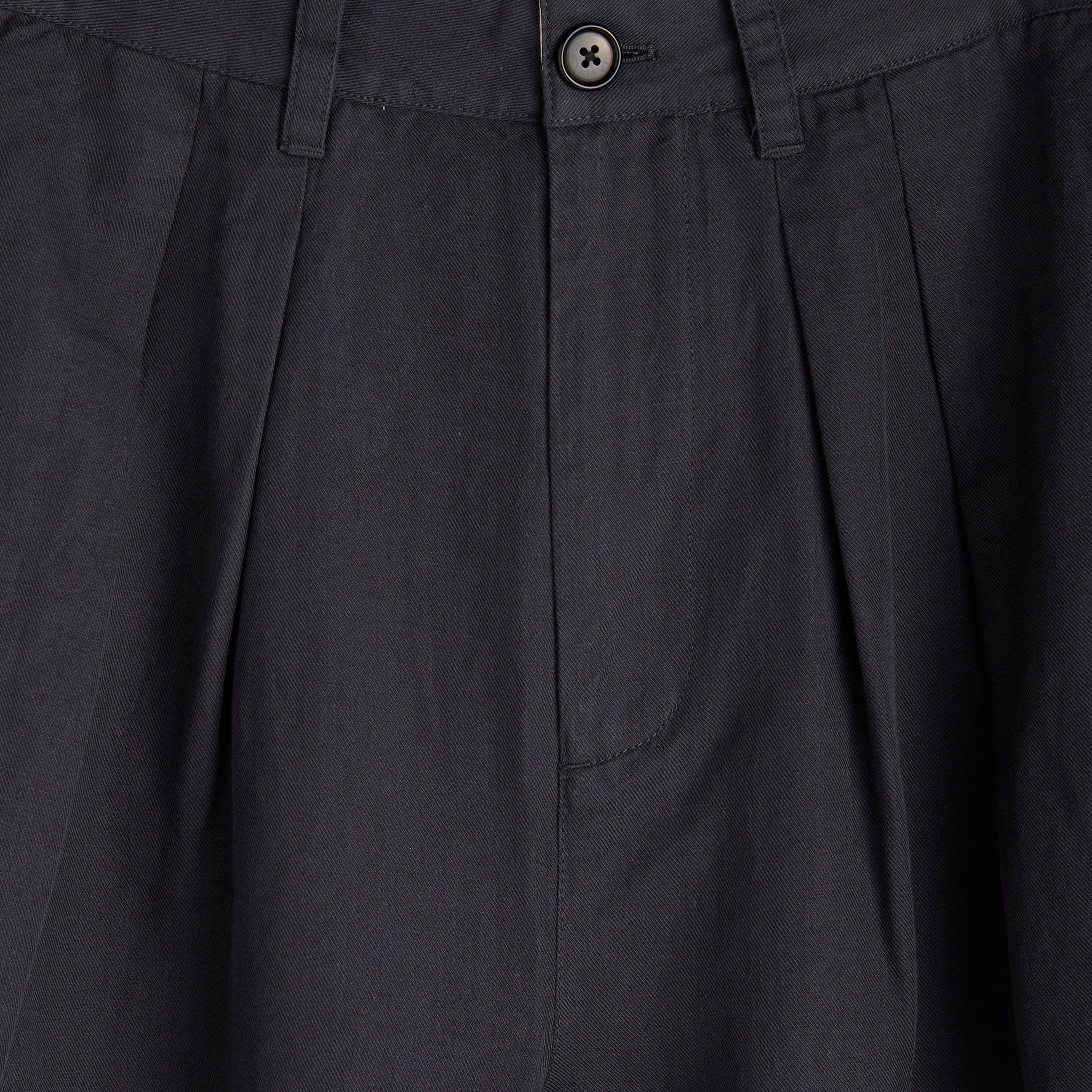 
                          Double Pleat Pant in Twill - Washed Black - Alex Mill - STAG Provisions - W - Pants - Twill
                        