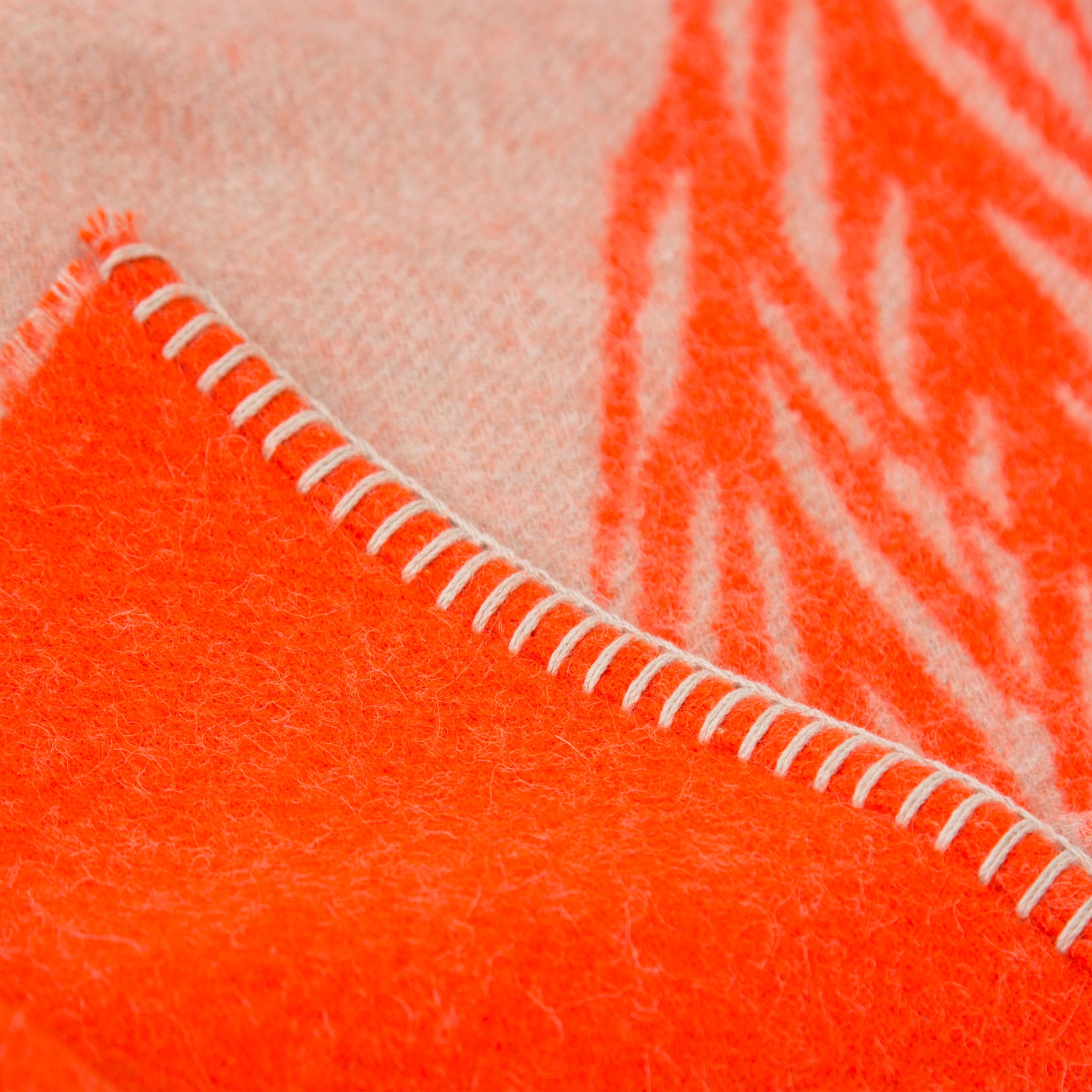 Cali Throw - Flaming Lip/Rucksack - Blacksaw - STAG Provisions - Gift - Blankets