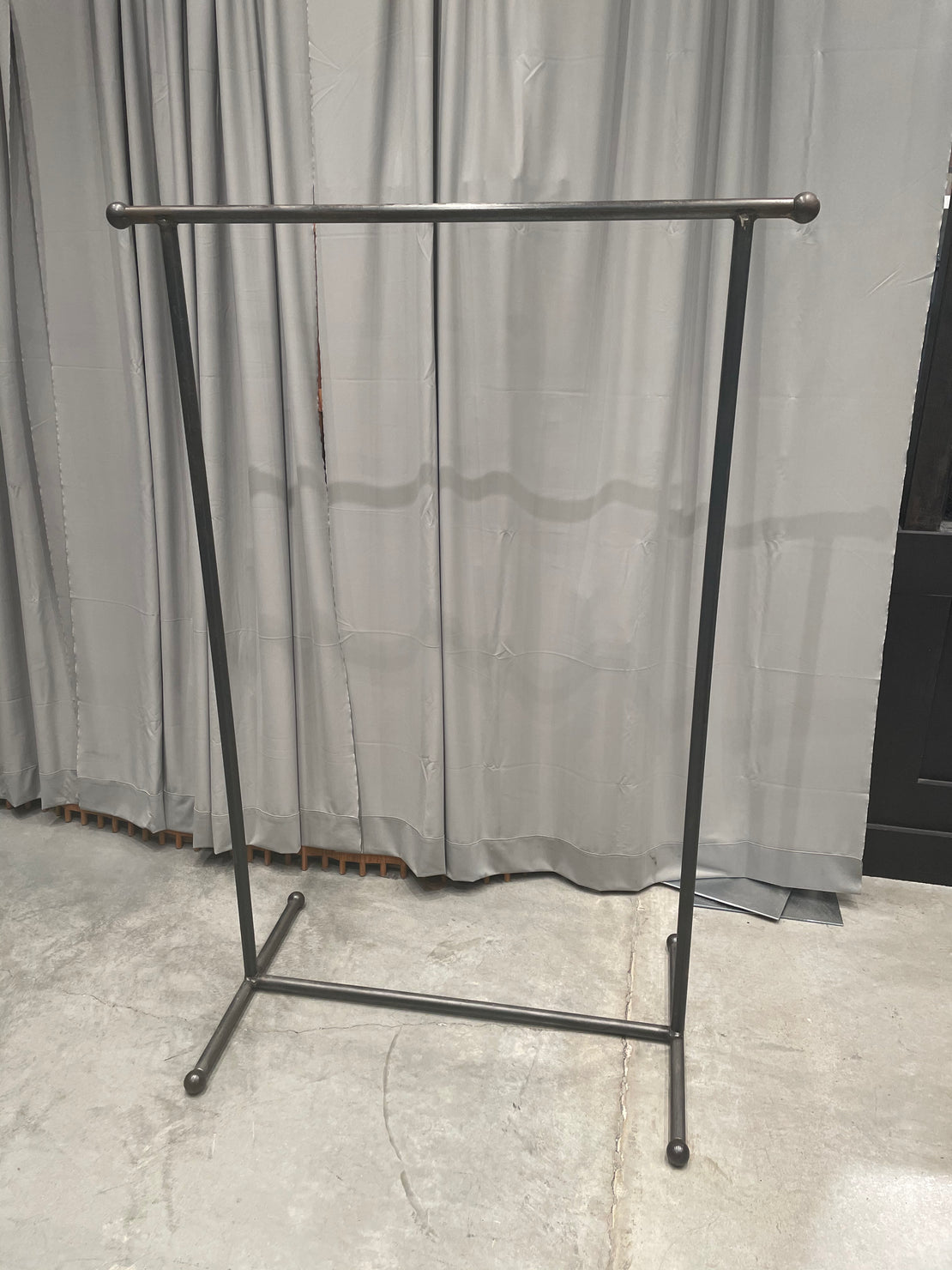 Warehouse Sale DNS 1 - Steel Hanging Rack (tall)