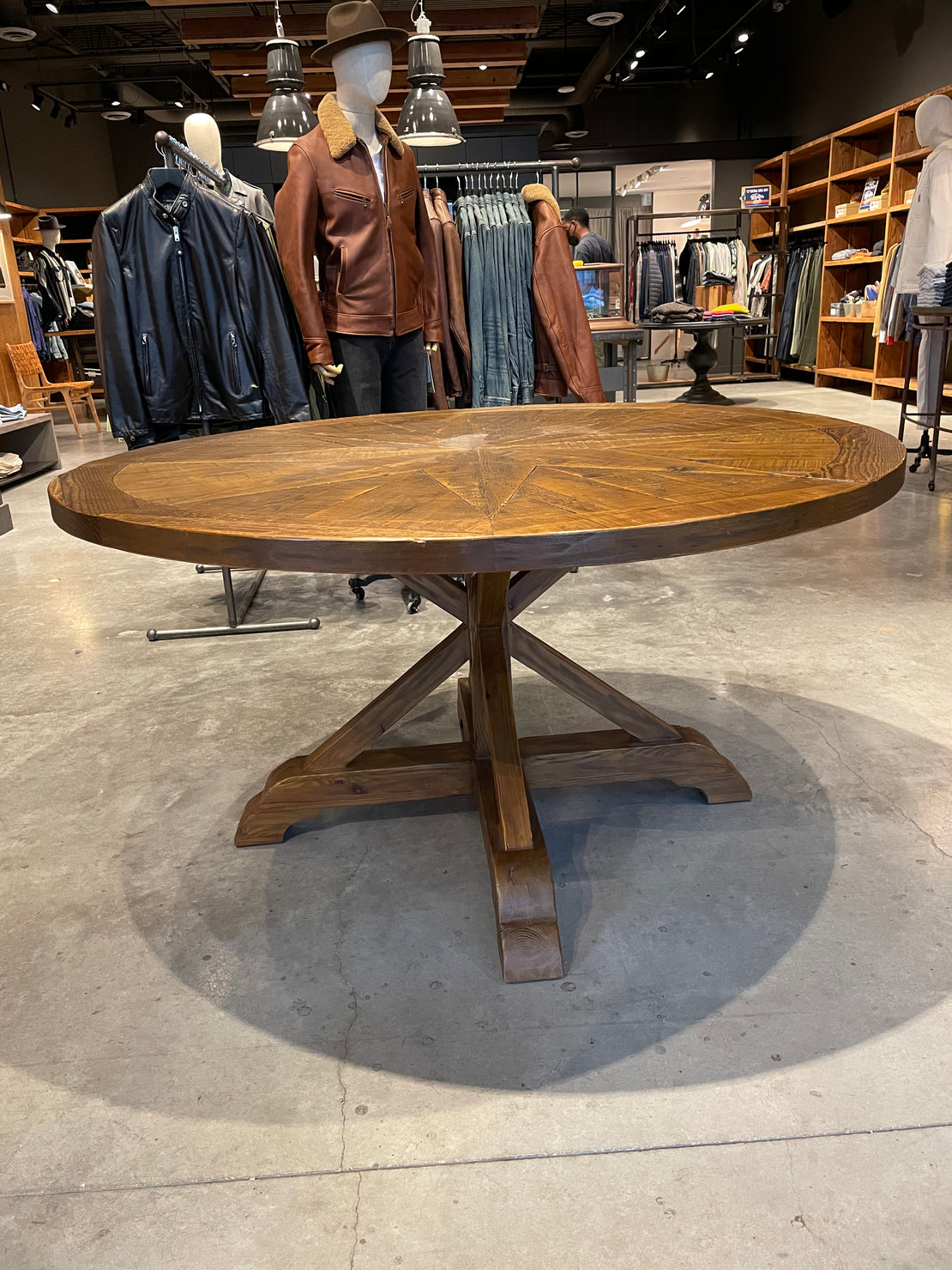 Warehouse Sale DNS 14 - Wood Round Dining Table