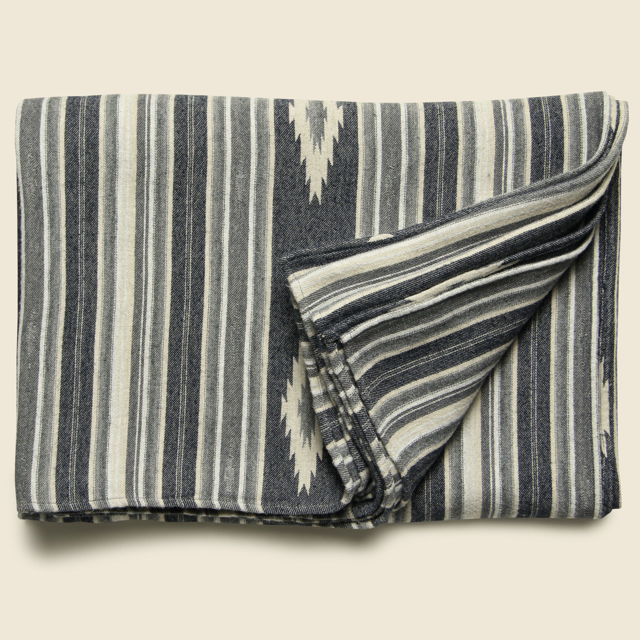 
                          Adirondack Blanket - Smoke Serape - Faherty - STAG Provisions - Gift - Blankets
                        