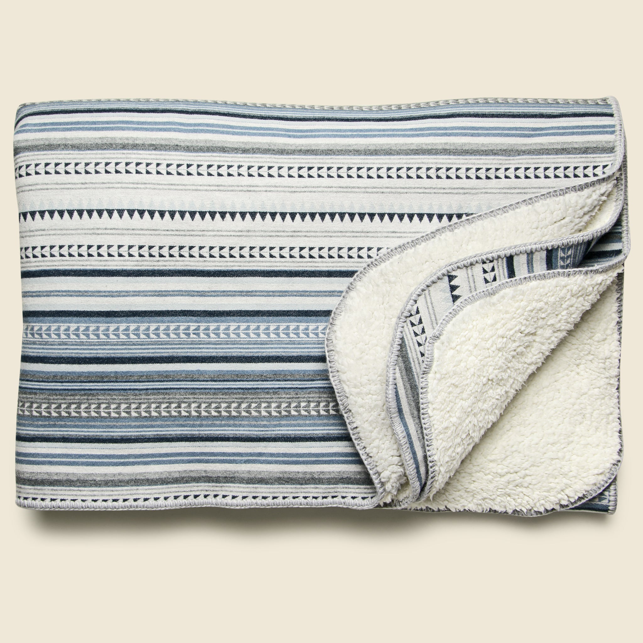 Aspen Sherpa Throw Blanket - Cloud Sky Geo - Faherty - STAG Provisions - Gift - Blankets