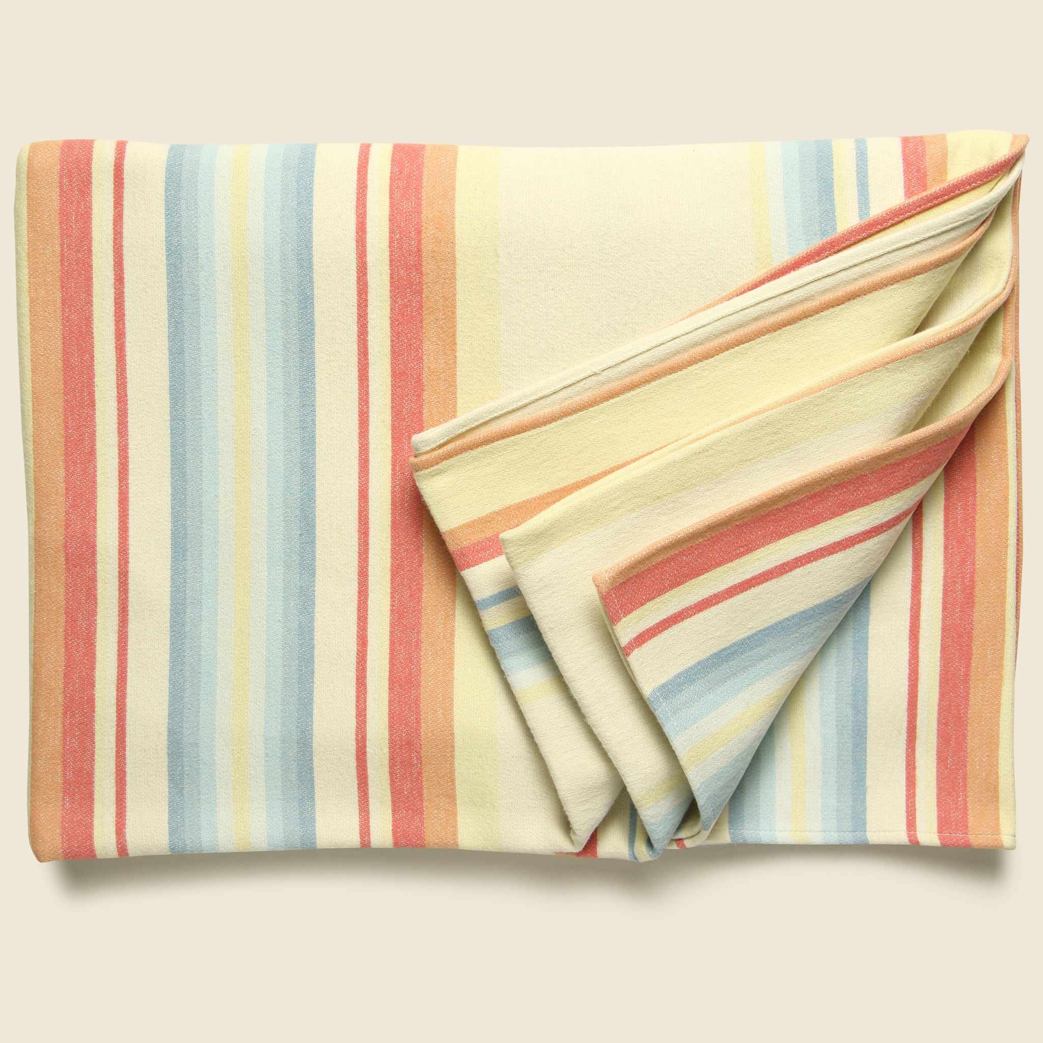 
                          Adirondack Blanket - Daybreak Ombre - Faherty - STAG Provisions - Gift - Blankets
                        