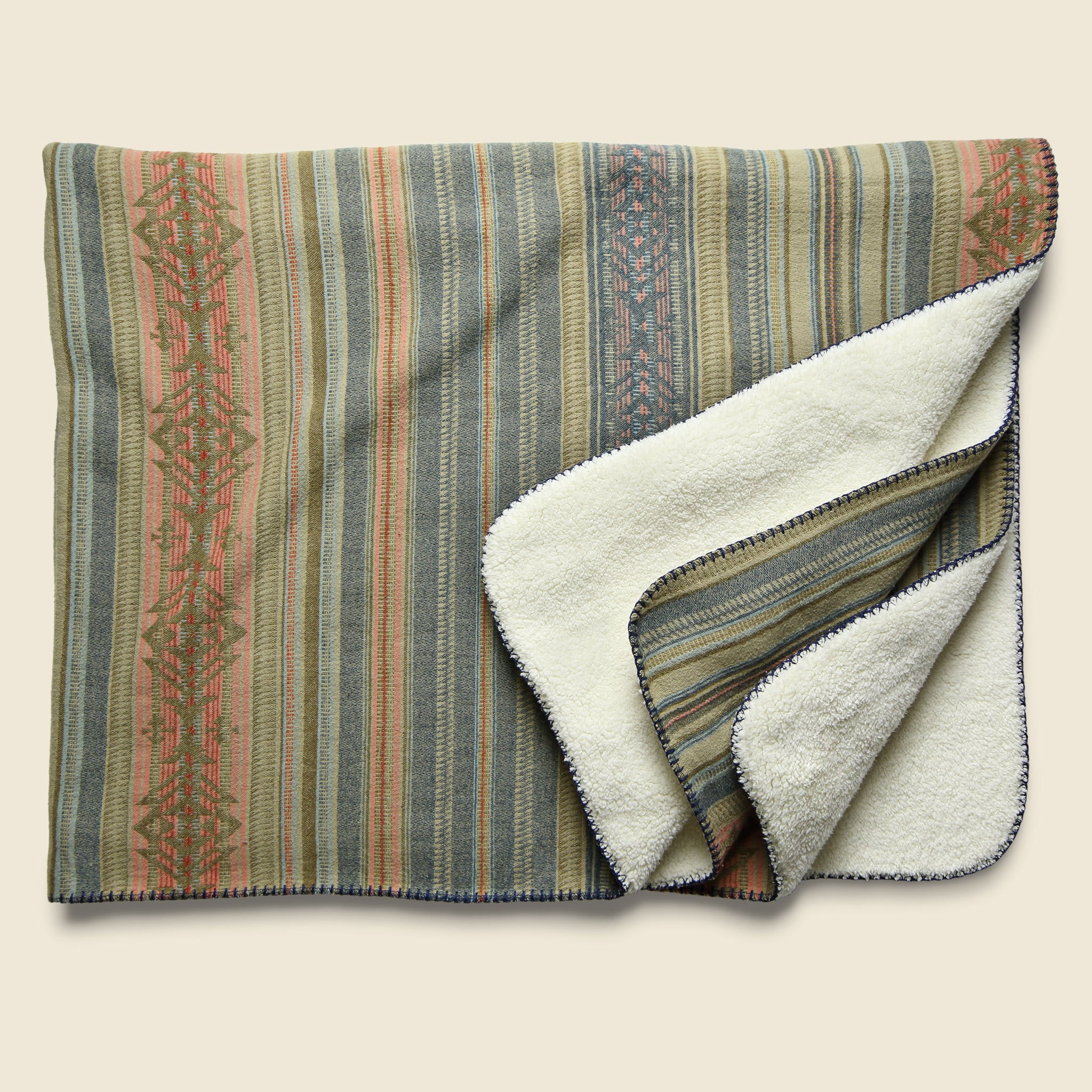 
                          Aspen Sherpa Blanket - Neskowin - Faherty - STAG Provisions - Gift - Blankets
                        