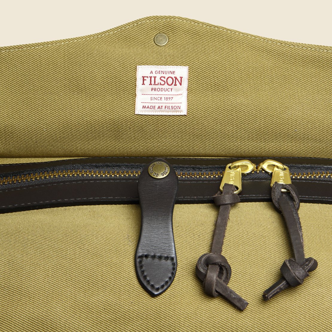 
                          Medium Carry On Duffle Bag - Tan - Filson - STAG Provisions - Accessories - Bags / Luggage
                        