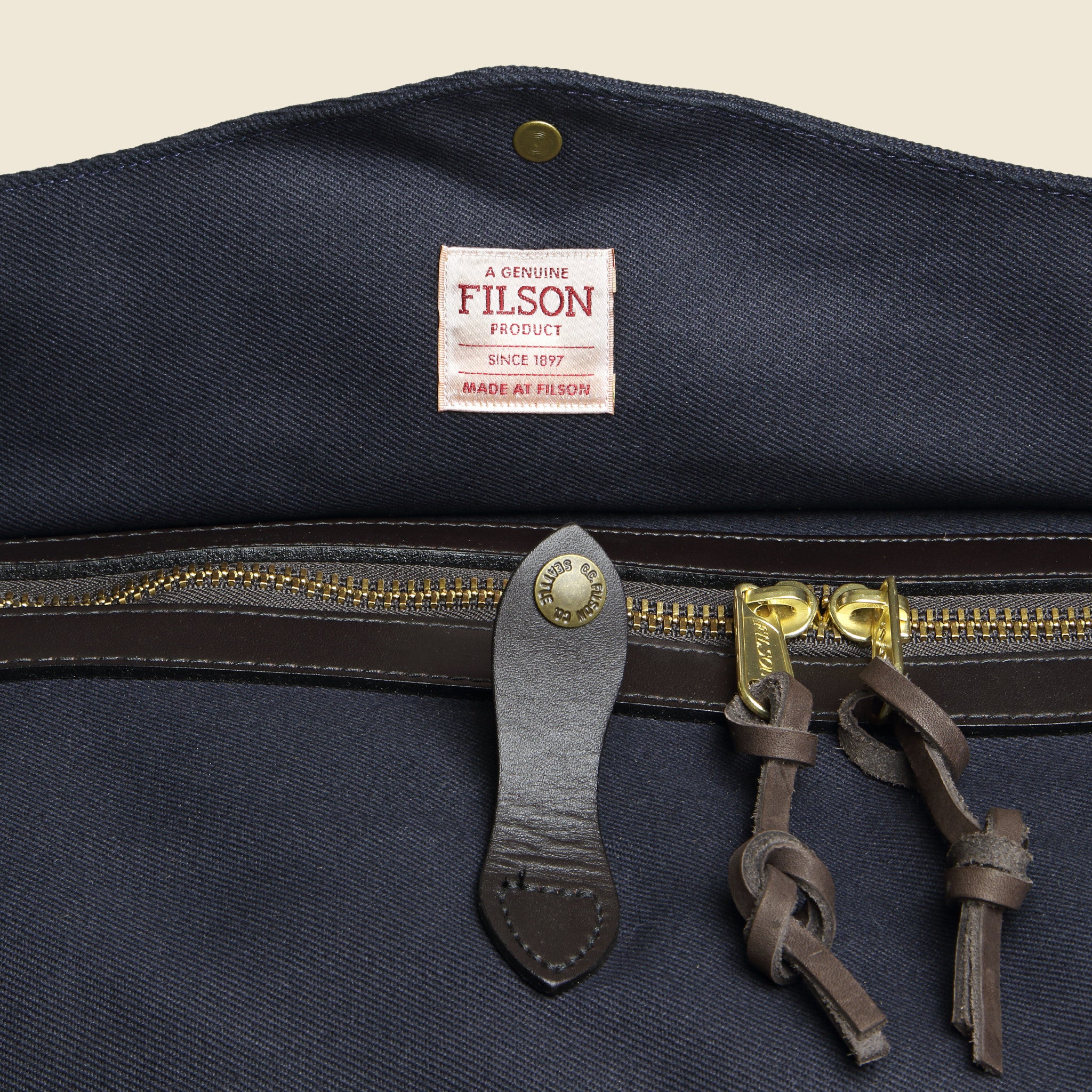 Medium Carry-On Duffle Bag - Navy - Filson - STAG Provisions - Accessories - Bags / Luggage