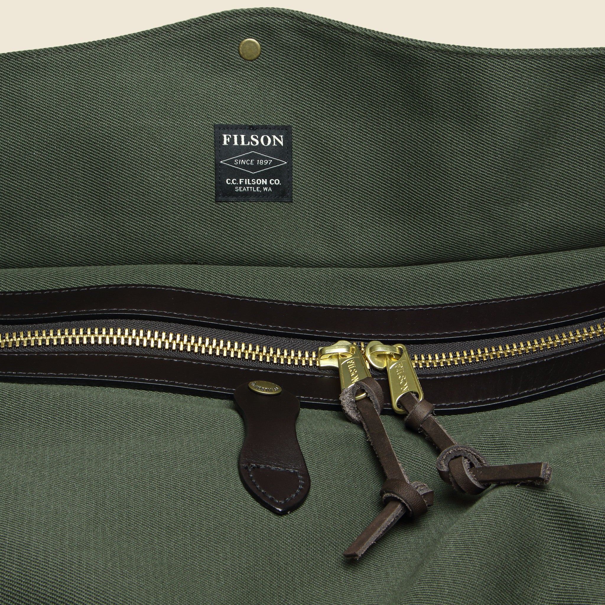 
                          Large Duffle Bag - Otter Green - Filson - STAG Provisions - Accessories - Bags / Luggage
                        