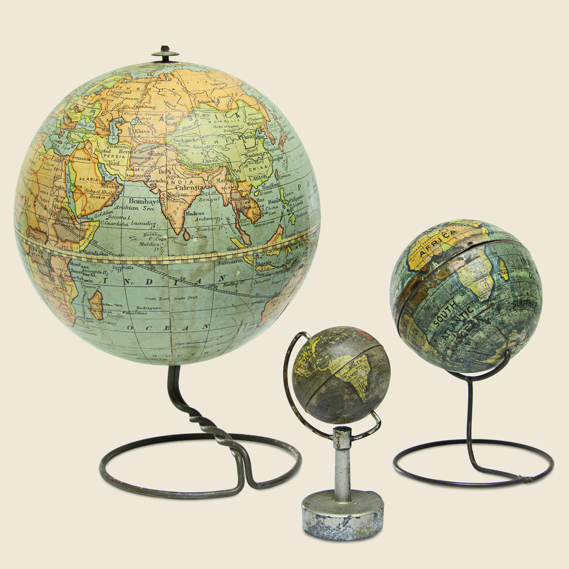 Vintage Vintage Globe Set