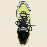 Progrid Triumph 4 OG Sneaker - Neon - Saucony - STAG Provisions - Shoes - Athletic