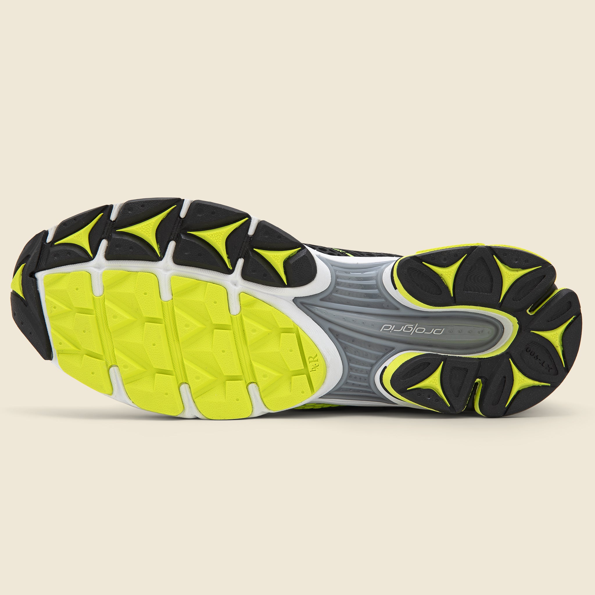 Progrid Triumph 4 OG Sneaker - Neon - Saucony - STAG Provisions - Shoes - Athletic