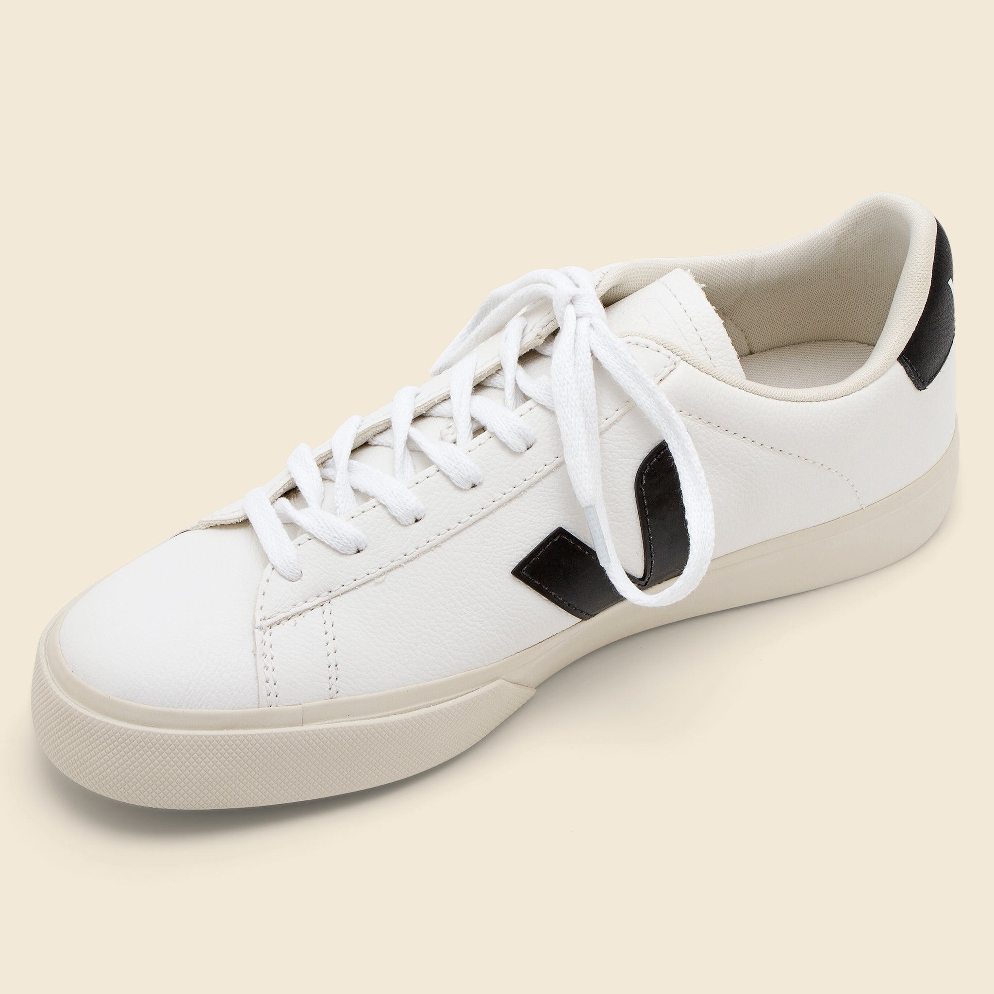 
                          Campo Chrome Free Sneaker - Extra White/Black - Veja - STAG Provisions - Shoes - Athletic
                        