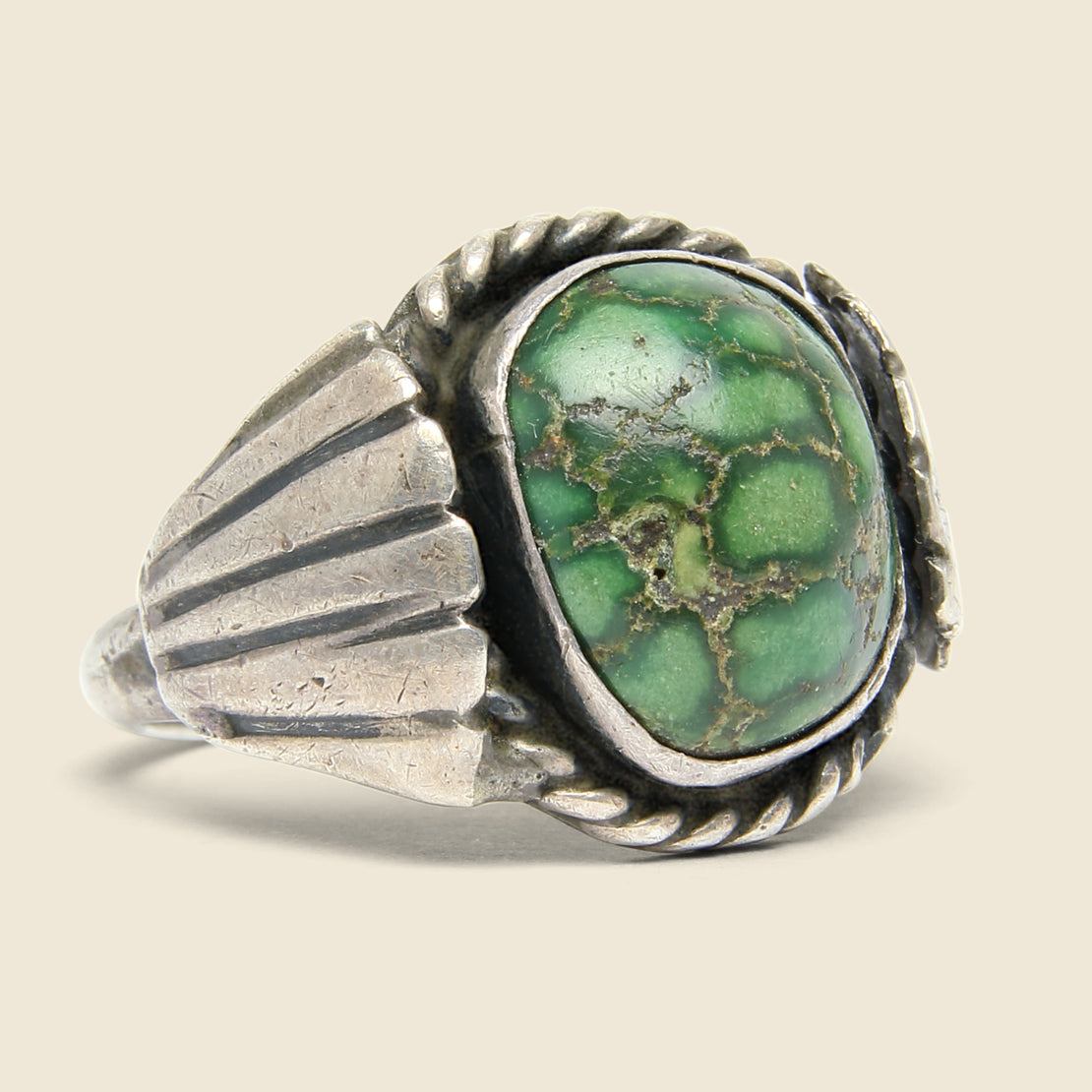 Vintage Round Turquoise & Leaf Motif Ring - Sterling