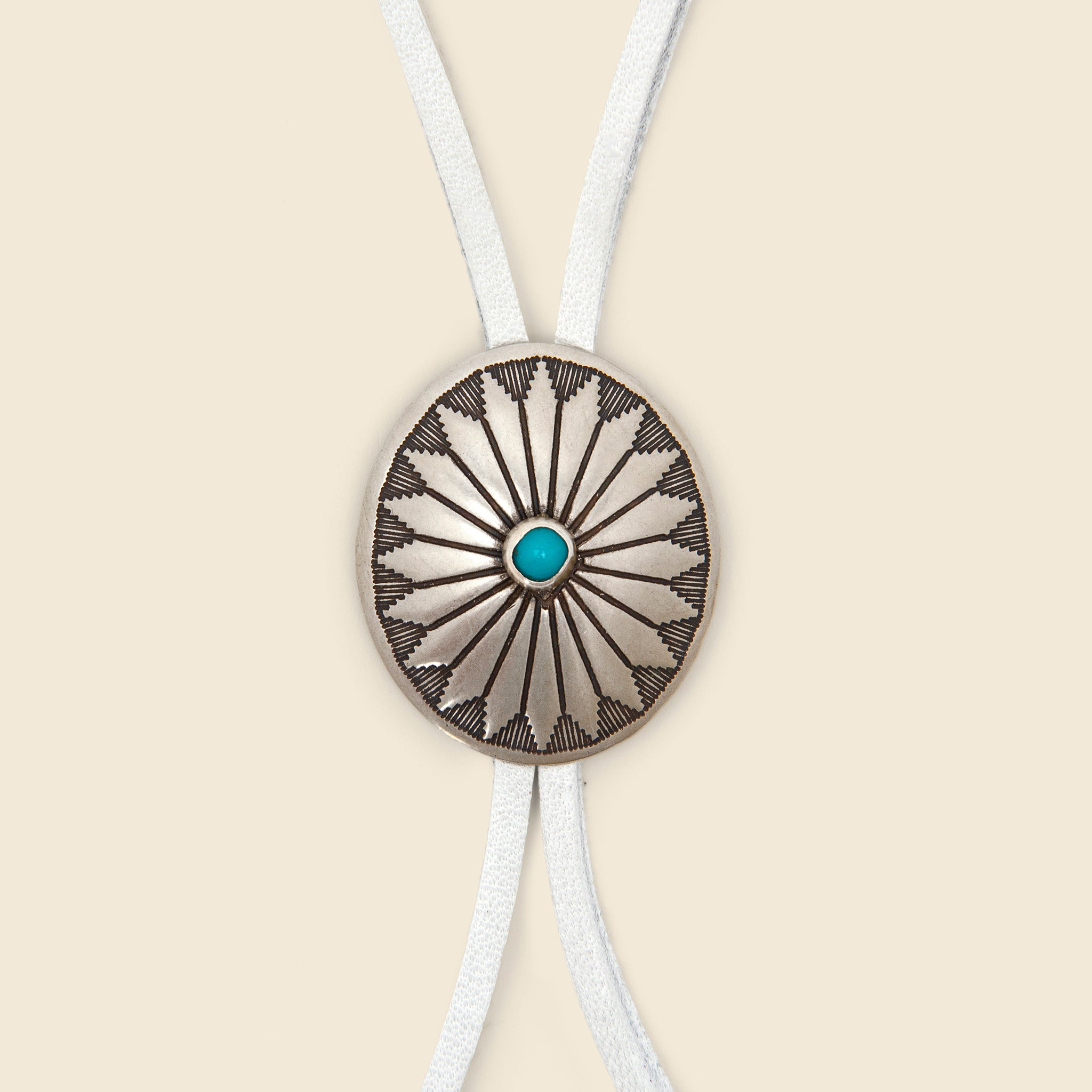 
                          Leather Bolo Tie - White/Turquoise Flower Concho - Yuketen - STAG Provisions - W - Accessories - Necklace
                        